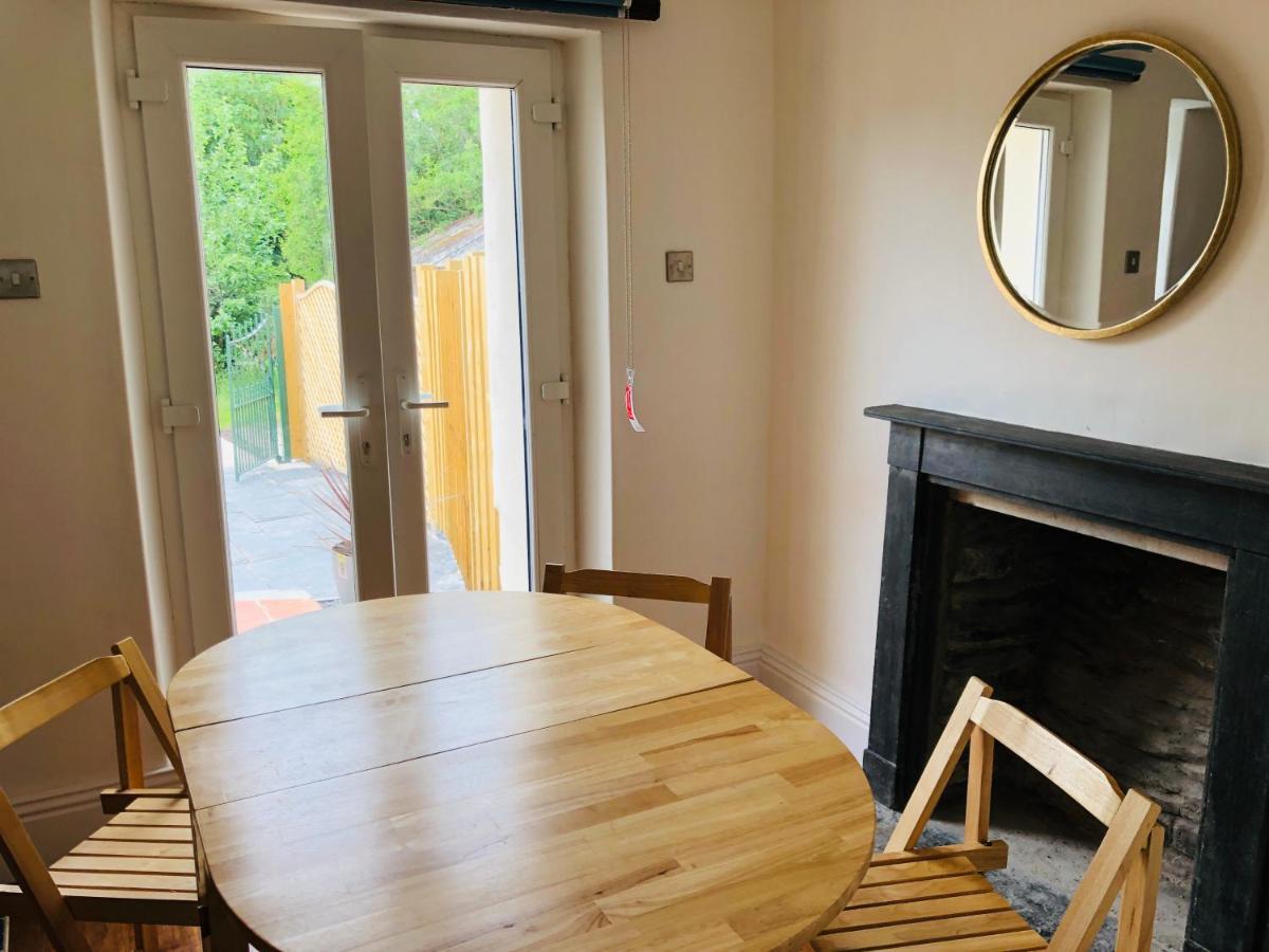 Mount Cottage Newcastle Emlyn Exterior foto